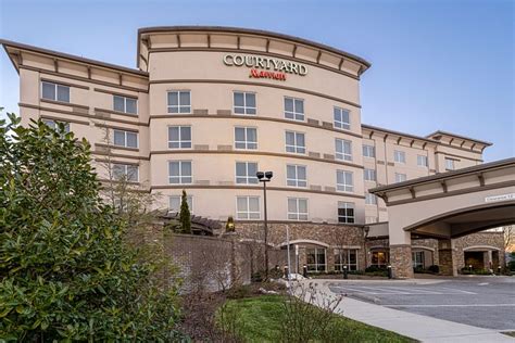 courtyard by marriott asheville airport.